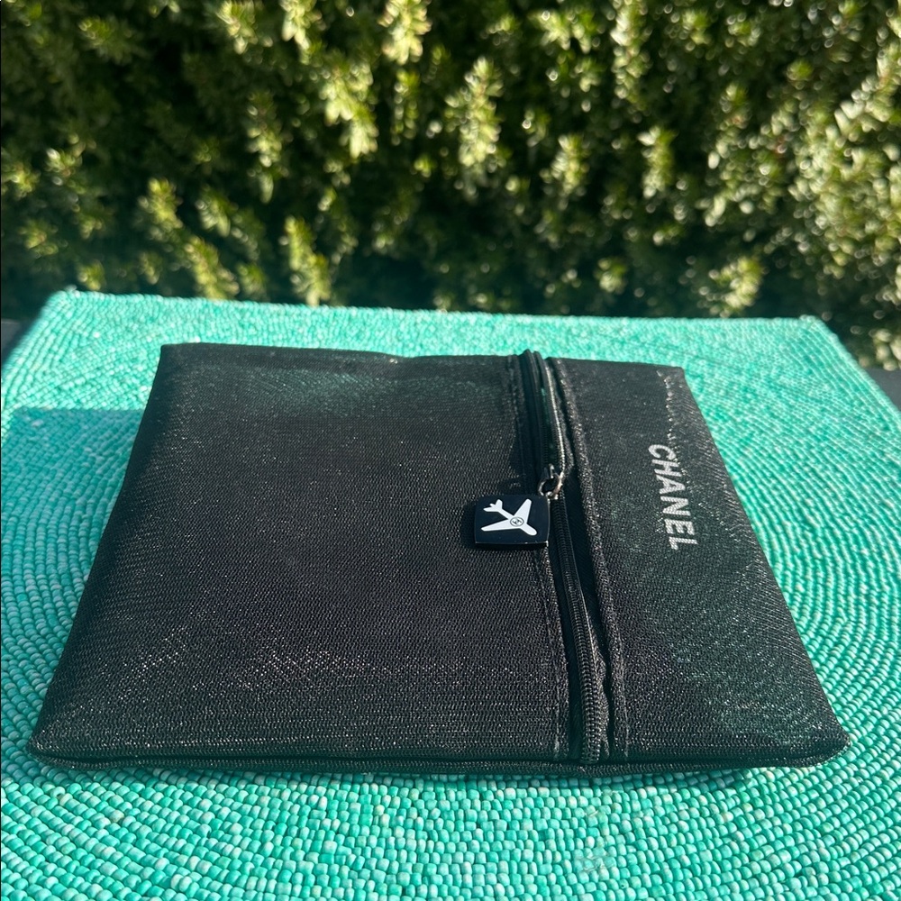 CHANEL Black Mesh Zipper travel Pouch-limited edition-used-good condition. - Picture 6 of 17